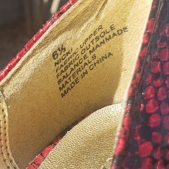 Red/Black Snake Skin Pointed Heels - Picture 9 of 13